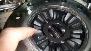 Ремонт заднего редуктора Сузуки Гранд Витара 2.0 литра 2011 года выпуска.