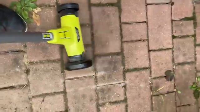 щеточная машина Ryobi