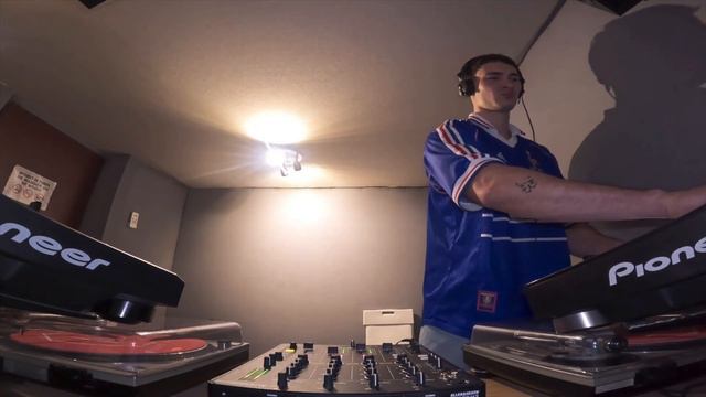 Cosmöw RTS.FM PARIS смотреть онлайн