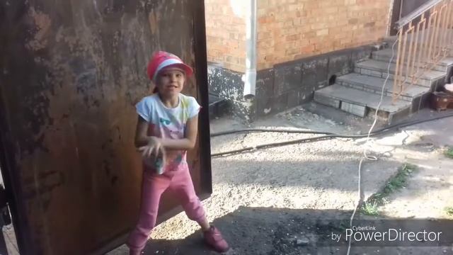 Танец под песню Грибы-Тает лёд! смотреть онлайн