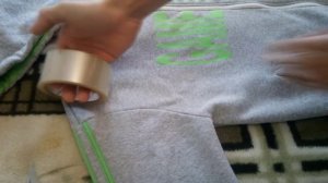 Как быстро и легко очистить одежду от шерсти и катышков