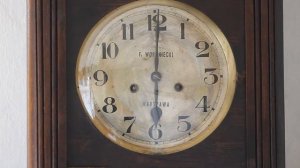 Ещё идут старинные часы