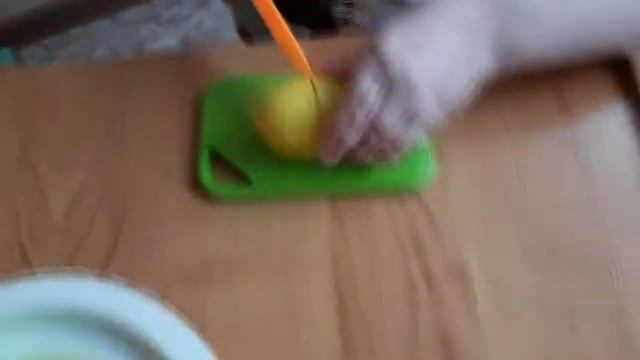 ФРУКТЫ и ЛЕОН Учим цвета Learn colors Fruits с глазками Смешные истории Видео для детей For kids смотреть онлайн