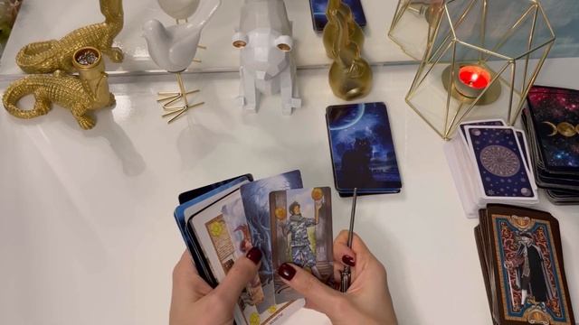 Мысли,чувства,действия мужчины таро онлайн, гадание на таро, таро расклад 4 короля,4 варианта смотреть онлайн