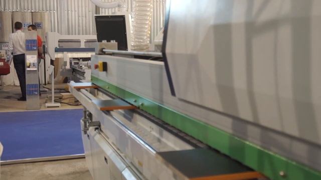 Основные узлы Кромкооблицовочного станка Filato FL 5000US 2. Как происходит кромление детали смотреть онлайн