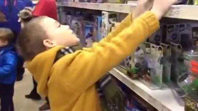 Заяц в магазине игрушек смотреть онлайн