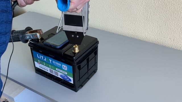 Крутая нагрузочная вилка vs LiFePO4 стартовый аккумулятор LITJET SMART 12V 60Ah SUPER - кто кого смотреть онлайн