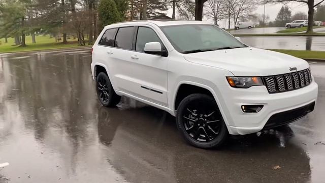 2020 Jeep Grand Cherokee Altitude смотреть онлайн