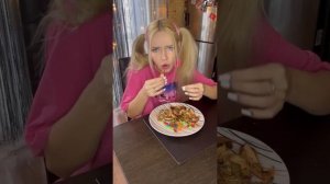 Света нашла в лесу оборотня. Страшная история на ночь от AmyMyr