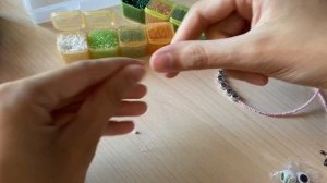 Плету чокер с ромашками из бисера