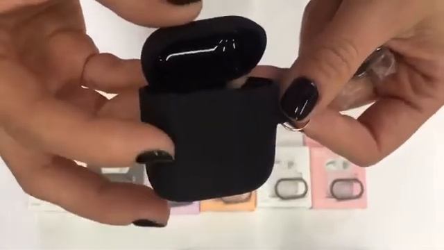 Силиконовый чехол для наушников Air Pods Elago с карабином EAPSC смотреть онлайн
