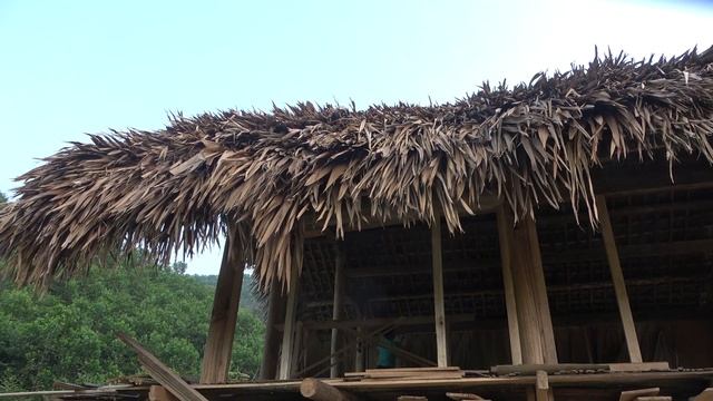 Building Wooden Walls On Stilts, BUILD LOG CABIN, Restore Farm / Duyen смотреть онлайн