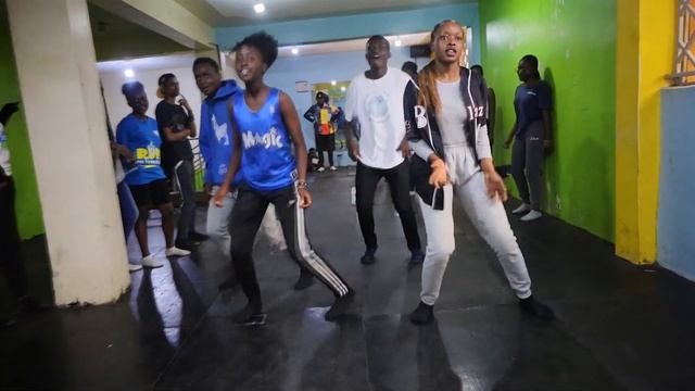 FIREBOY DML & ASAKE _ BANDANA choreography// dance with groovy max смотреть онлайн