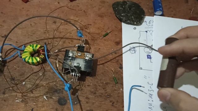 НЕОБЫЧНЫЙ ВЫСОКОВОЛЬТНЫЙ ГЕНЕРАТОР смотреть онлайн