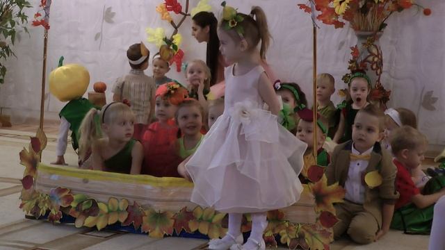 Осенний утренник. Что нам осень принесет? смотреть онлайн