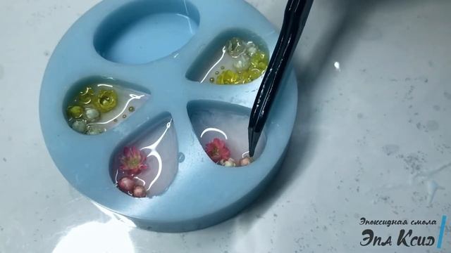 Могут быть как кулоны так и серьги из эпоксидной смолы смотреть онлайн