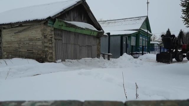 Уборка снега на минитракторе-переломка.Snow removal on minitractor-fracture смотреть онлайн