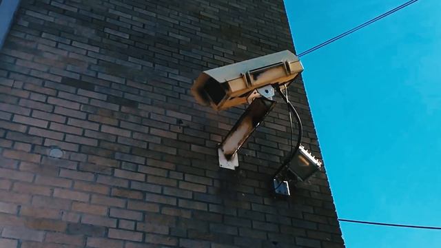 Ike(from)Pluto - BRICKY SUNSHINE [Official Video] смотреть онлайн