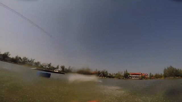 Нищеброды в Тайланде. Как же здорово иметь свой вейк парк! :) смотреть онлайн