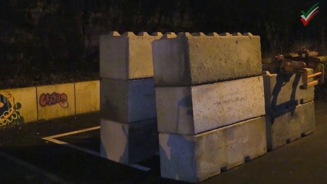 [THW Großeinsatz in Ennepetal] Wassermassen der Ennepe gefährden Unternehmen - Bergekran im Einsatz смотреть онлайн