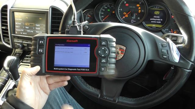 iCarsoft POR v2.0 Porsche EPB Open, Service, Calibrate, Grinding in procedures Demonstration смотреть онлайн