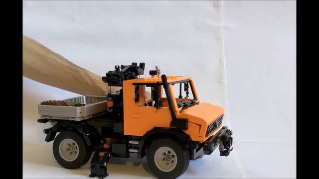 LEGO Mercedes-Benz Unimog 425 MOC смотреть онлайн