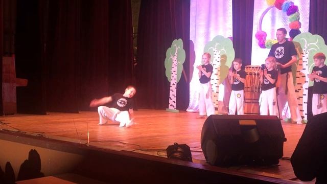 8 е марта выступление школы Axe капоэйра смотреть онлайн