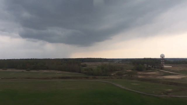 Very smooth Ryanair Boeing approach and landing in Kaunas Airport- 29 April 2016 смотреть онлайн