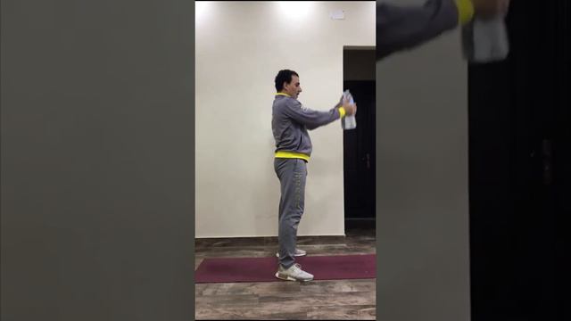 Home Workout with Momo смотреть онлайн