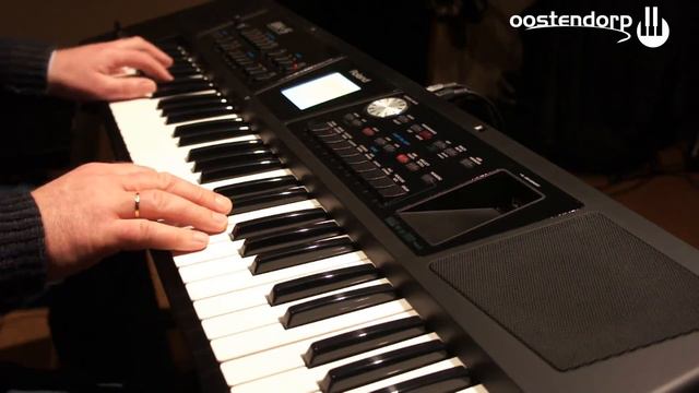 Roland BK-5 keyboard bij Oostendorp Muziek смотреть онлайн