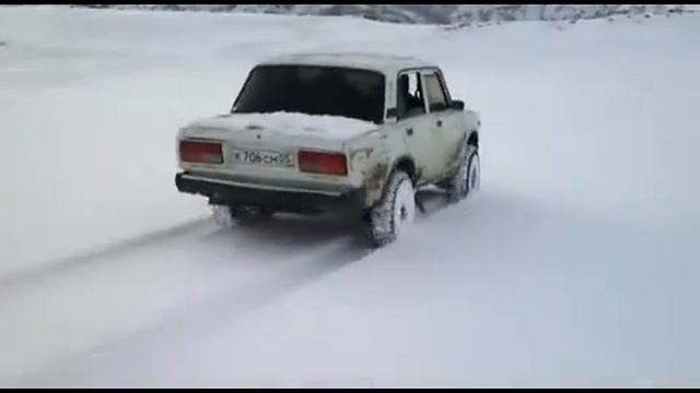 ХИНДАХСКИЙ ВЕЗДЕХОД смотреть онлайн