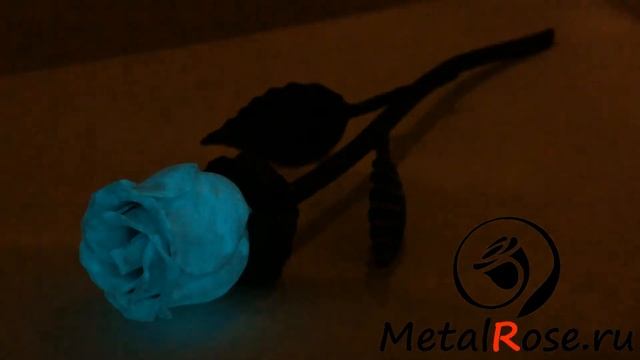 Светящаяся белая кованая роза (Свечение в темноте: Аквамарин) смотреть онлайн