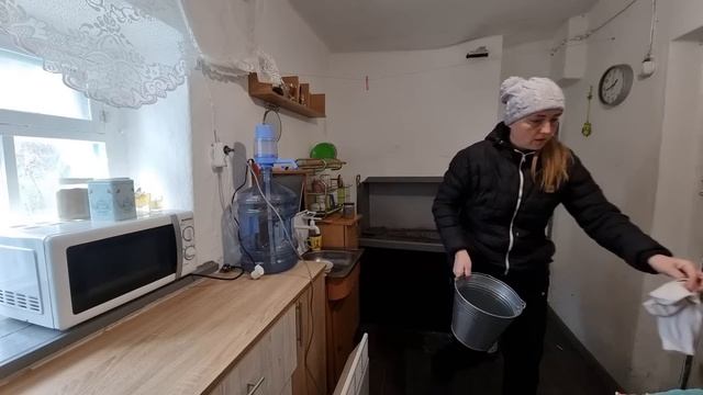 Уборка в 100 летнем саманном доме, Мотивация на уборку, Дача в деревне смотреть онлайн