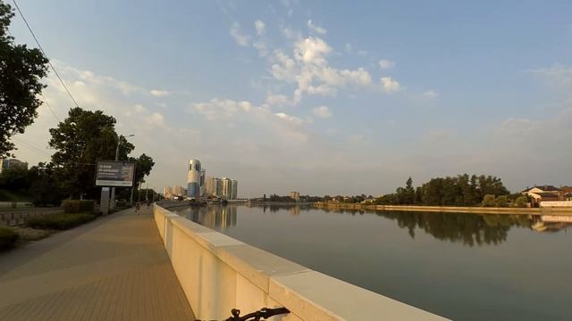 Покажу вам место где в 1995 году был Радиорынок Краснодара смотреть онлайн