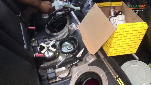 Cara Menukar Fuel Pump Mercedes C200 смотреть онлайн