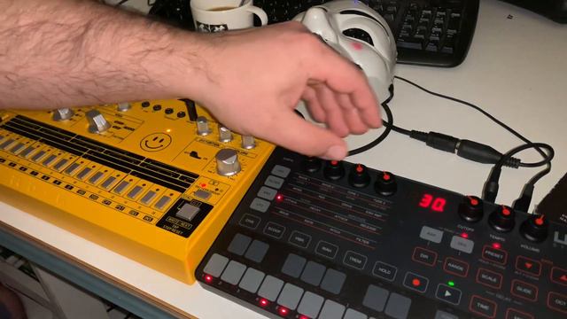 Behringer RD6 & Uno Synth Electro Jam #lockdown #christmaslockdown смотреть онлайн
