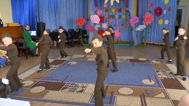 Смуглянка танцуют воспитанники группы "Улыбка" МБДОУ "Ибресинского детского сада "Радуга". смотреть онлайн