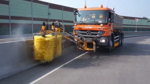 Щетка для мойки барьерного ограждения SRS 2