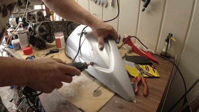 Peugeot JetForce (4), Popravka plastika, krpljenje i farbanje смотреть онлайн