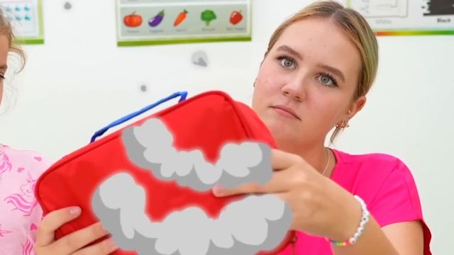 Ruby & Bonnie School Lunchbox Switch Up Challenge смотреть онлайн
