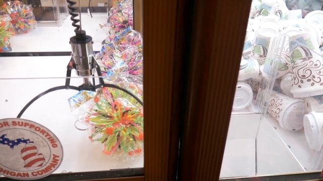 Winning EVERY Prize In The Claw Machine/Skill Crane! || Arcade Games смотреть онлайн