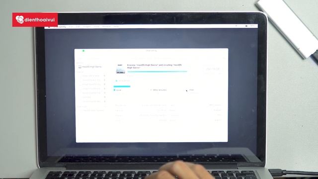Thay ổ cứng Macbook Pro bị lỗi không nhận ổ cứng | Điện Thoại Vui TV смотреть онлайн