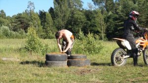 ЖЕСТКИЙ ТРОЛЛИНГ ТРЕНЕРА ПРЫЖКИ ЧЕРЕЗ БРЕВНО В ЭНДУРО