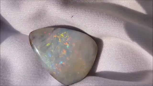8,90 Karat Boulderopal, Australien смотреть онлайн