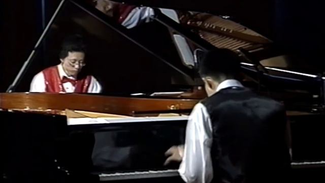 Paul Kim & Matthew Kim: Flight of the Bumblebee for Two Pianos смотреть онлайн