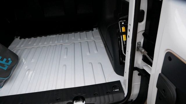 SOLD: Renault Kangoo ZE33 5-seater crew van, 100% electric & only done 1,000 miles смотреть онлайн