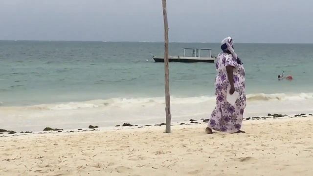 Колорит Занзибара # массажистка Бина ?пляж Джамбиани смотреть онлайн