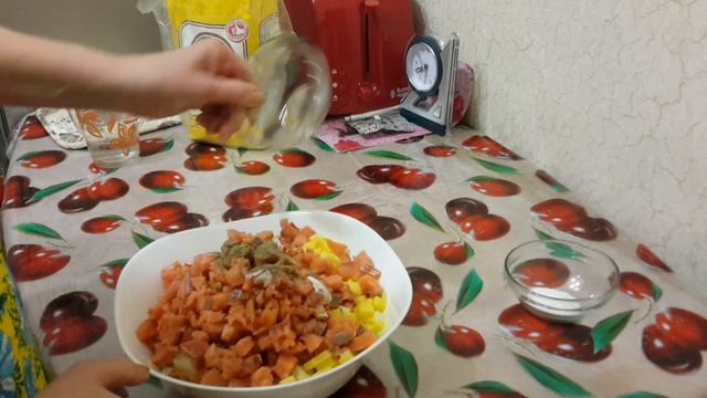 Рыбный пирог с картофелем. Пирог из рыбы ГОЛЕЦ с картофелем. смотреть онлайн