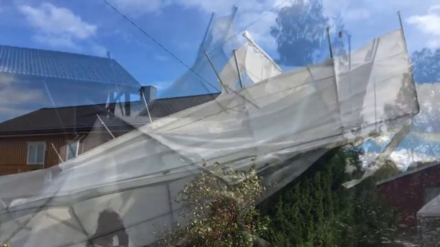 Loppemarked på Elverhøy смотреть онлайн