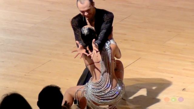 Roman Kovgan - Dariia Palyey | Assen 2015 | Professional Latin - R2 R смотреть онлайн